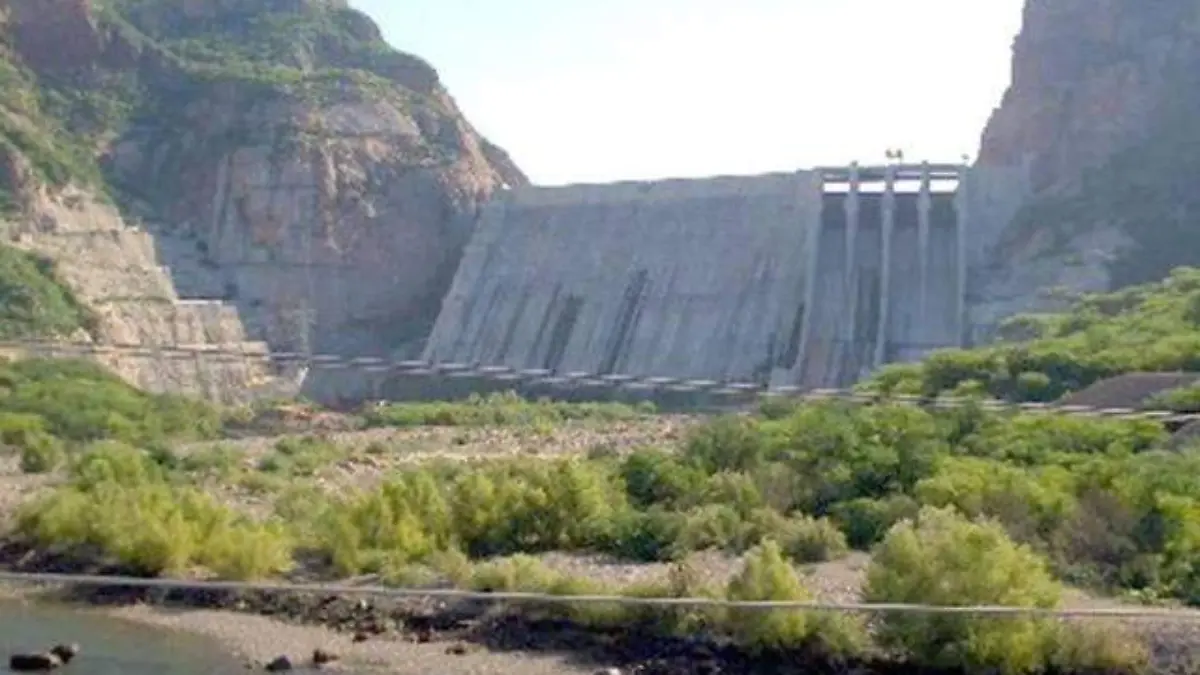 Cierran compuerta de la presa Huites en Choix, Sinaloa